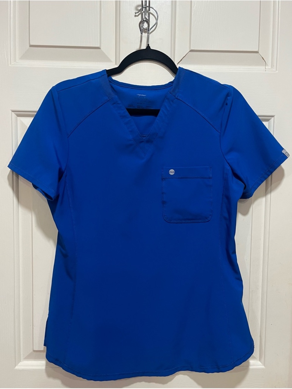 Scrub SeT!! Cherokee Infinity V-Neck Top & Jogger Pants in Royal Blue.